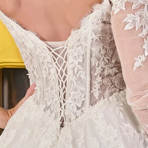 New Off White Floral Wedding Mesh Dress w/ Lace Up Back & V-Neckline GL3819 - Picture 12 of 14